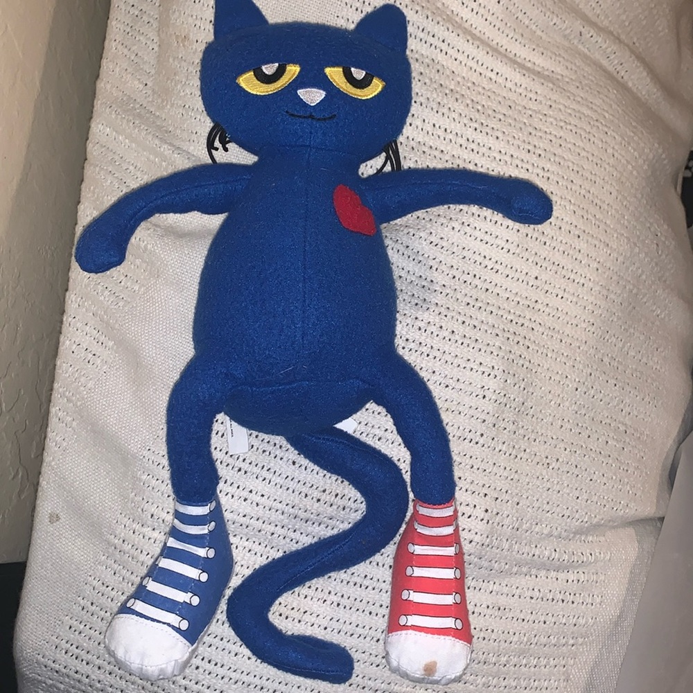 Pete the Cat In Blue and Red Tennis Shoes Sneakers Toy James Dean Plush 2010